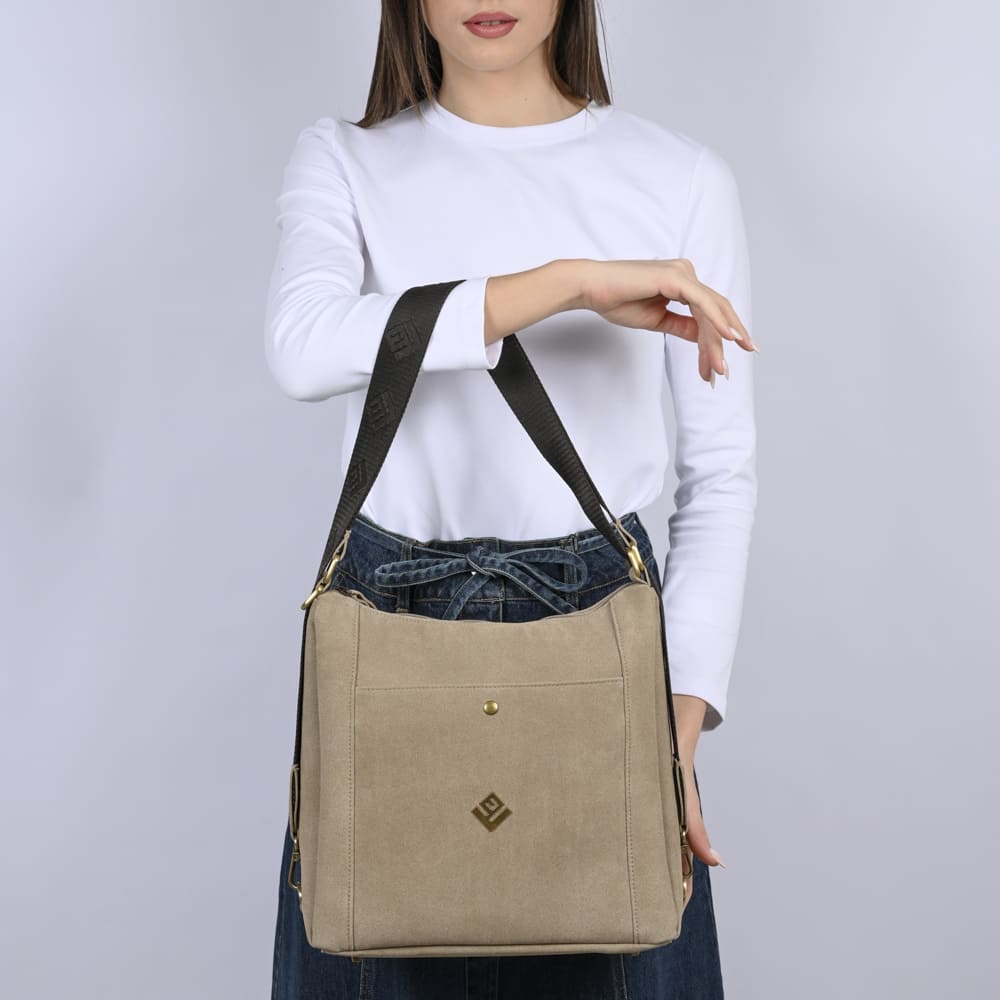 Nomia-Model-2k26-23
