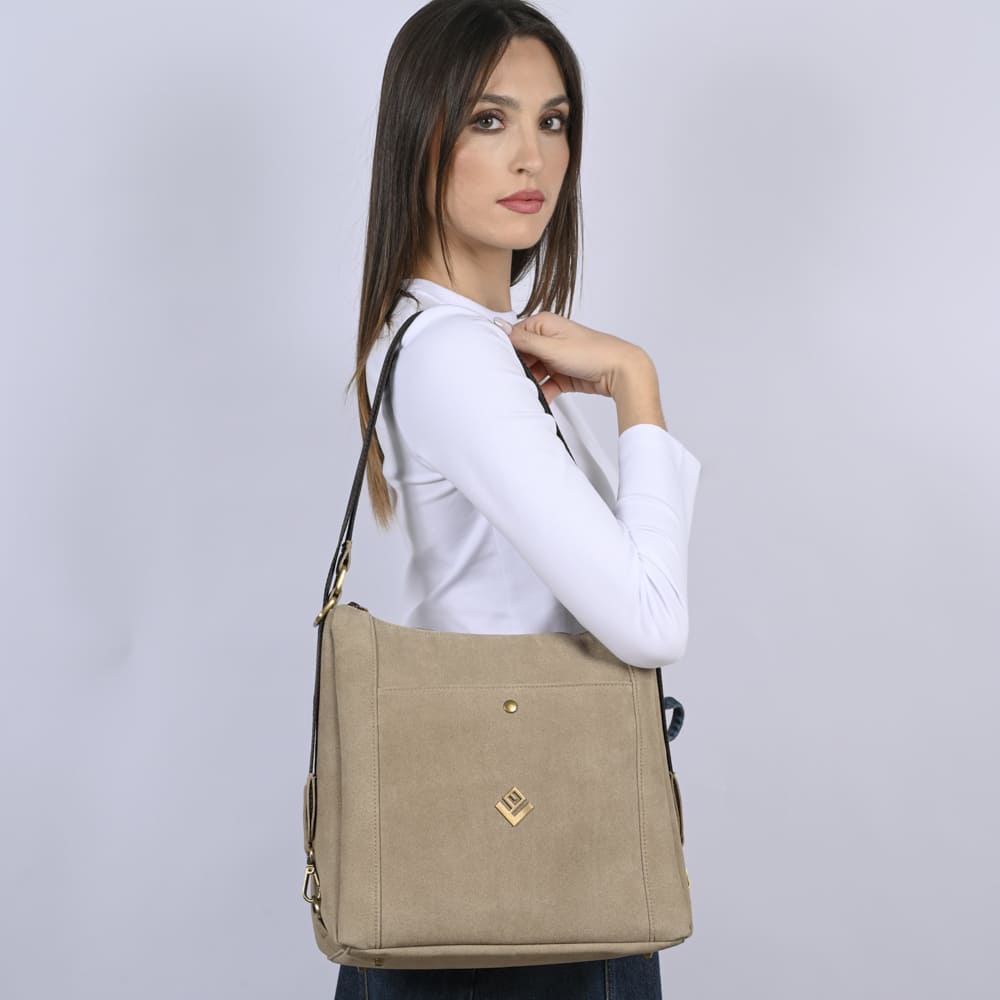Nomia-Model-2k26-24