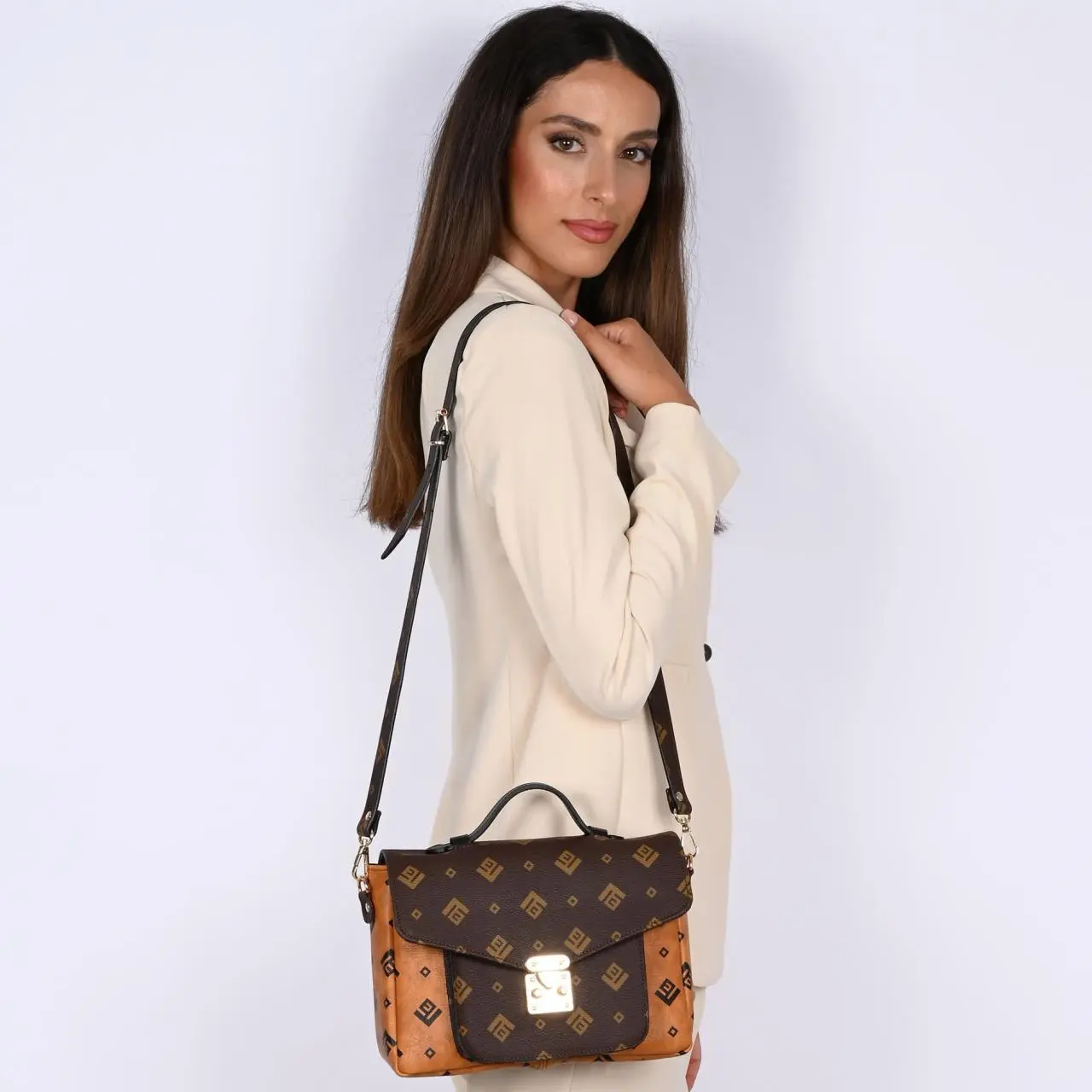 model.signature.fw.26.27.39.jpg