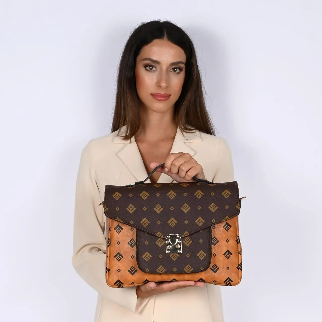 model.signature.fw.26.27.42.jpg